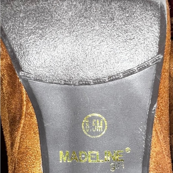 Fringe Accents Stlietto Heel
Ankle Booties - Picture 5 of 5